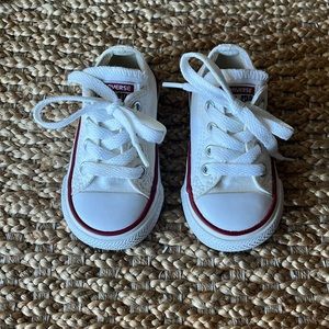 Chuck Taylor All Star low top : Toddler size 4